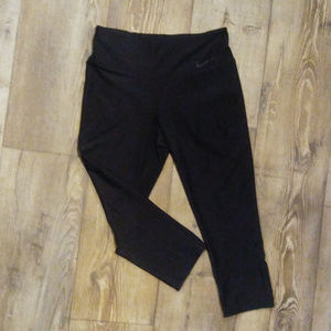 black nike dry fit capris